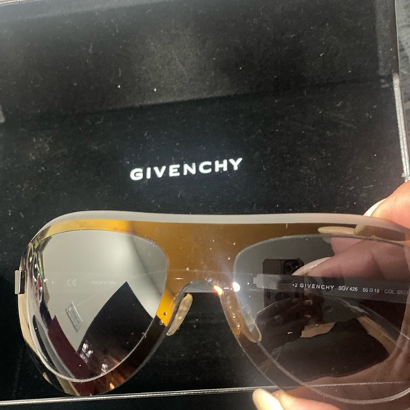 NWOT Givenchy women’s sunglasses black and metallic brown lense - Picture 7 of 7